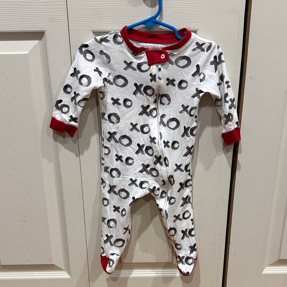 Burt's Bees Baby XO Patterned Footie - Red and White 3-6m